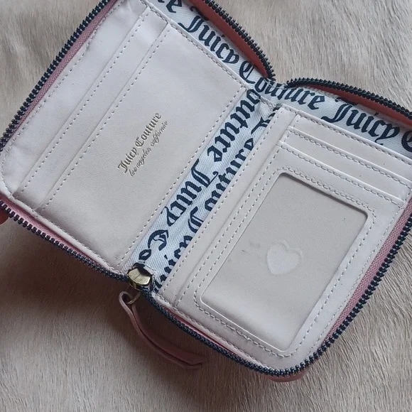 Juicy Couture  Wallet - Picture 4 of 16